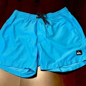 Men’s Quiksilver paradise blue athletic shorts